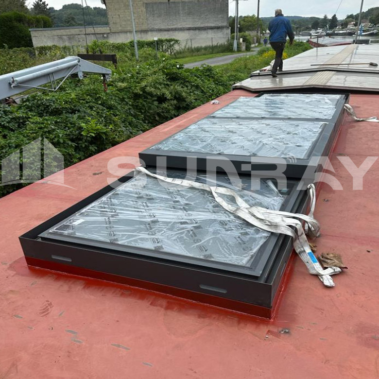 france boat roof sliding skylights (4)