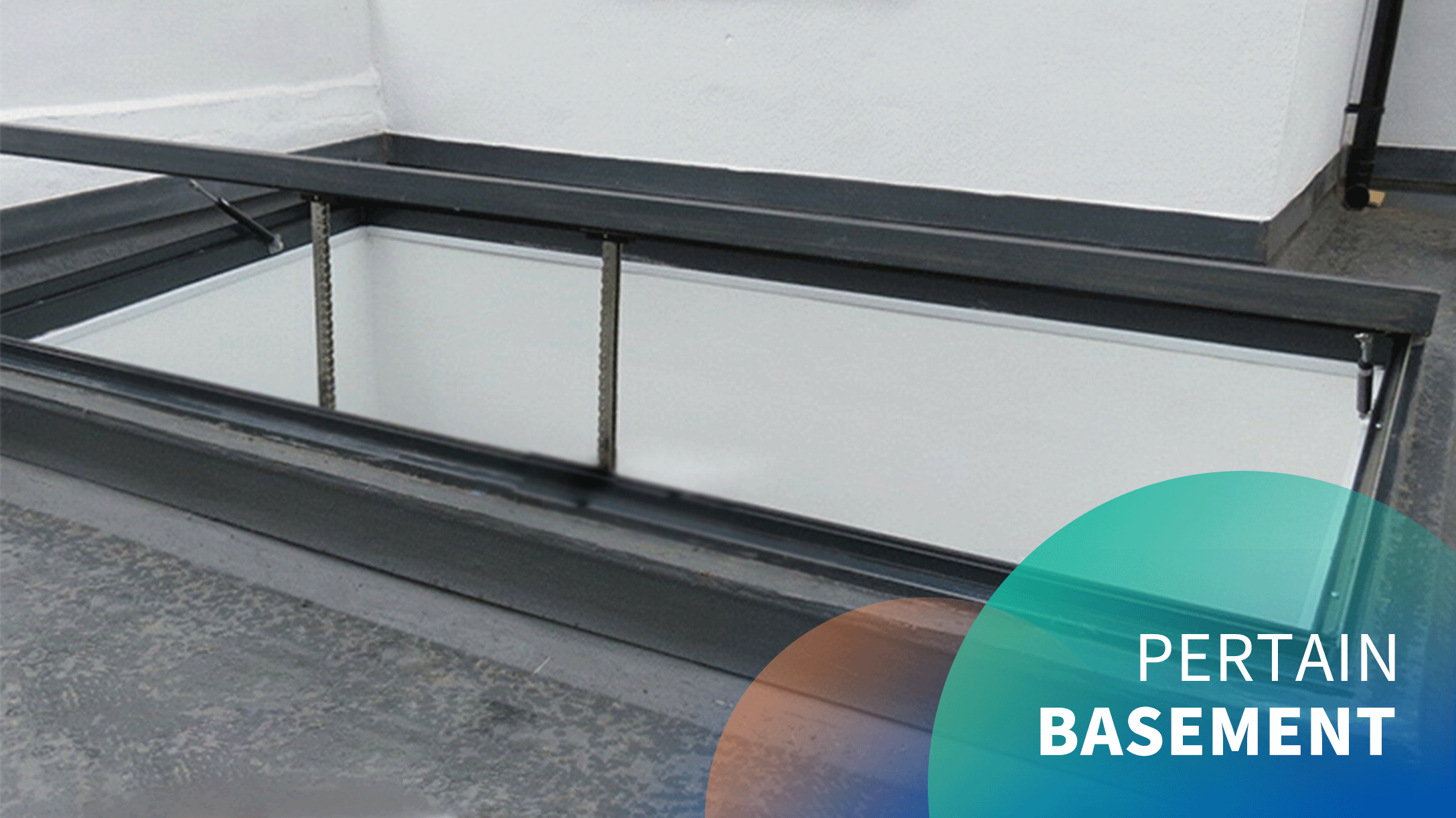 Electric basement 70° top-hung skylights