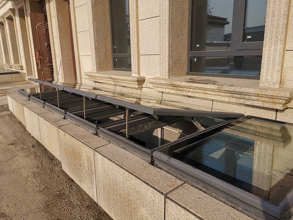 Aluminum-alloy-row-skylight