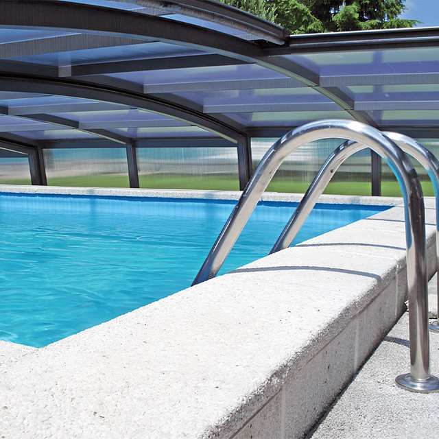 Swimming pool enclosure